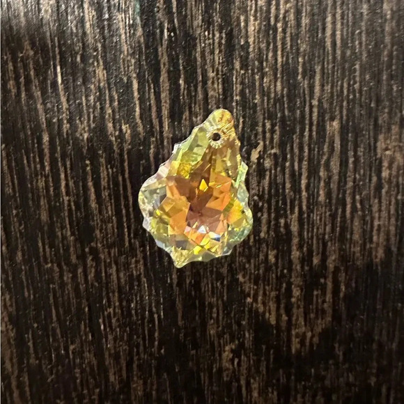 Swarovski Crystal, #6090 Baroque Pendant 22mm x 15mm - Picture 1 of 4